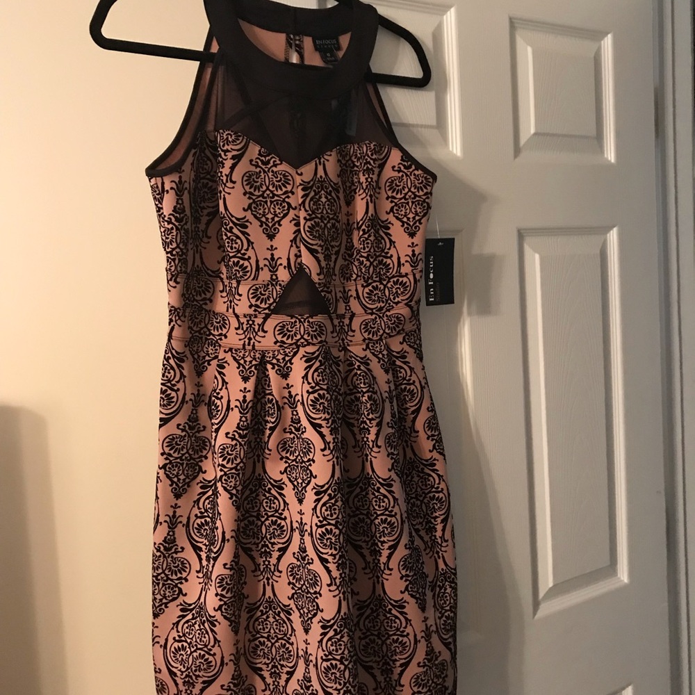 Dress - Picture 3 of 4